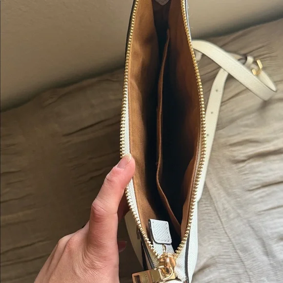 Coach Cream Crossbody Bag - Picture 5 of 7
